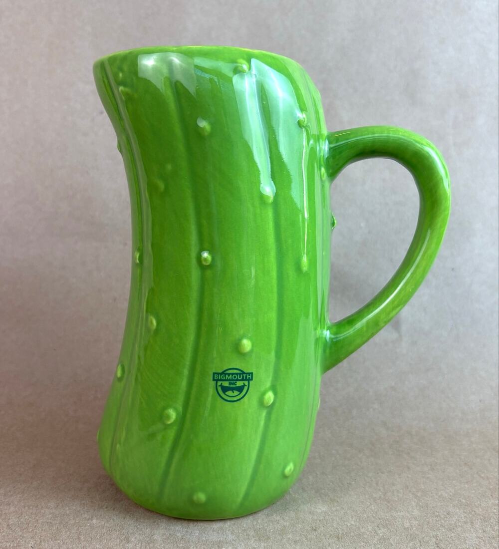 Novelty Big Dill Pickle Mug – 27oz Ceramic Coffee Cup (Excellent Condition)